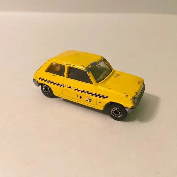 Lot  of 3 Diecast Mix Cars Martini Hot Wheels Hot Wheels Megaforce Megadestroyer - Picture 13 of 16